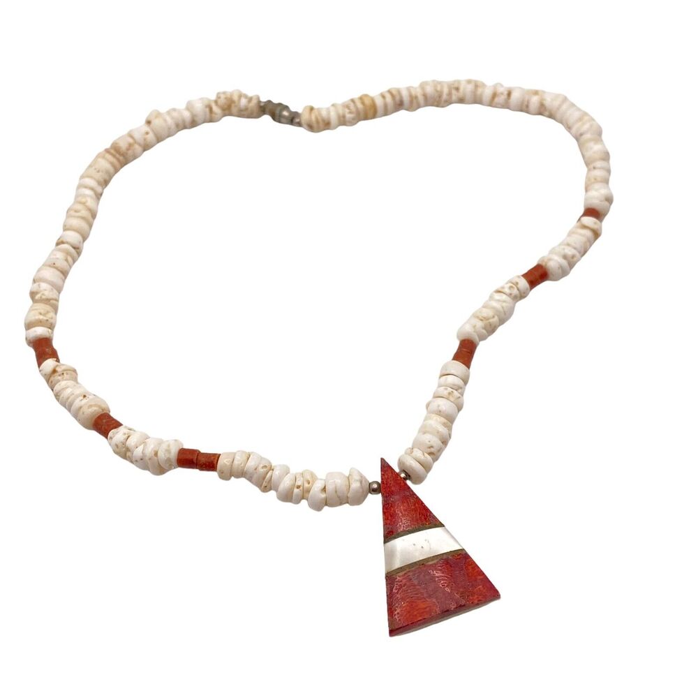 Vintage 70s Cream Shell And Stone Inlay Womens Fashion Beaded Necklace 32"